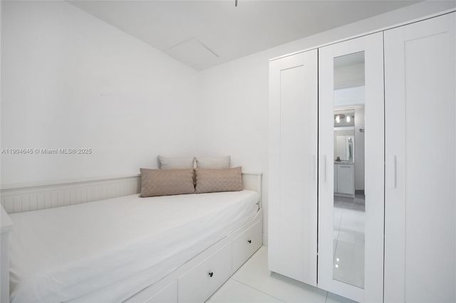 253 NE 2nd St 3302, Miami, FL 33132