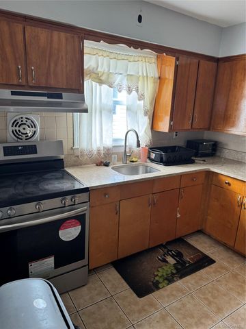 259-27 148th Road 2, Rosedale, NY 11422
