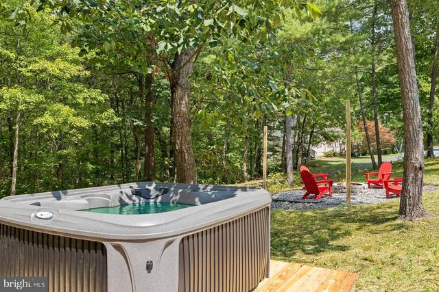 203 BEECH RD, Mount Jackson, VA 22842