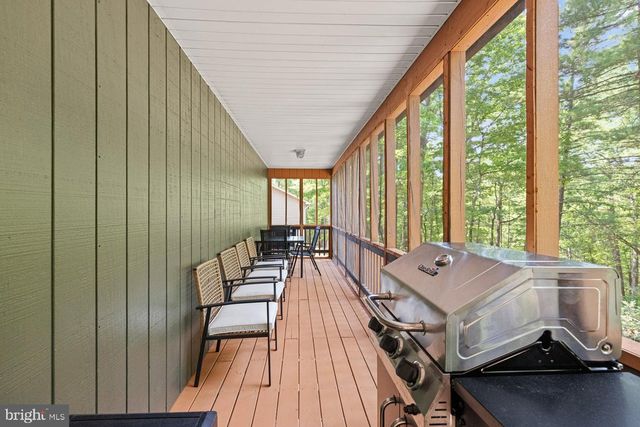 203 BEECH RD, Mount Jackson, VA 22842