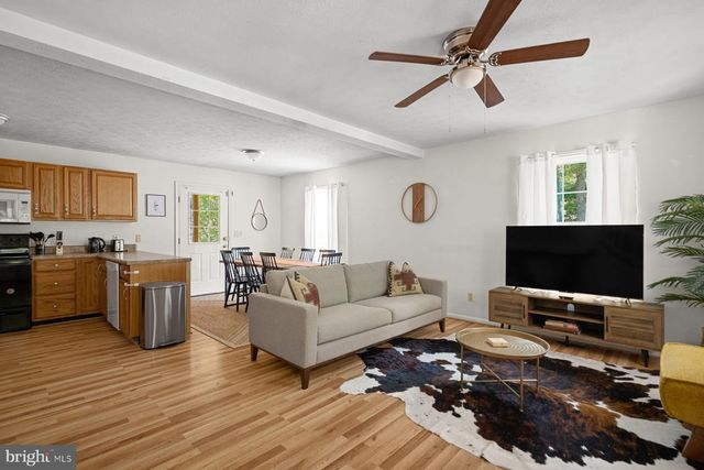 203 BEECH RD, Mount Jackson, VA 22842