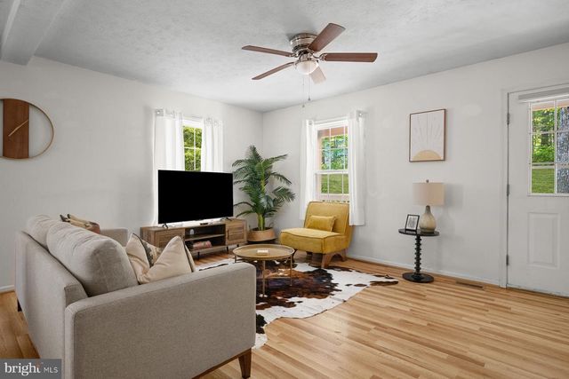 203 BEECH RD, Mount Jackson, VA 22842