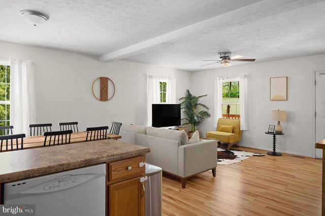 203 BEECH RD, Mount Jackson, VA 22842