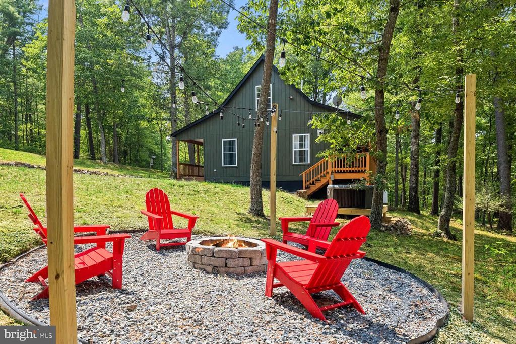 203 BEECH RD, Mount Jackson, VA 22842