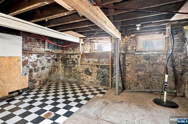39 Hillman Street, Paterson, NJ 07522