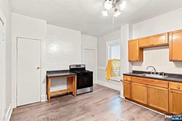 39 Hillman Street, Paterson, NJ 07522