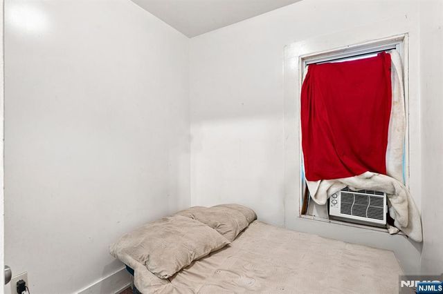 39 Hillman Street, Paterson, NJ 07522