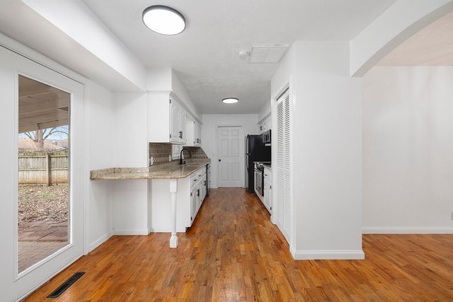 3311 S Jefferson Avenue, Springfield, MO 65807