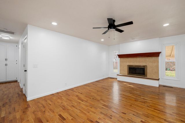 3311 S Jefferson Avenue, Springfield, MO 65807