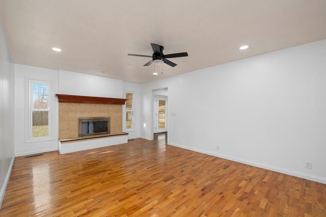 3311 S Jefferson Avenue, Springfield, MO 65807