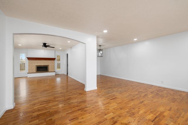 3311 S Jefferson Avenue, Springfield, MO 65807