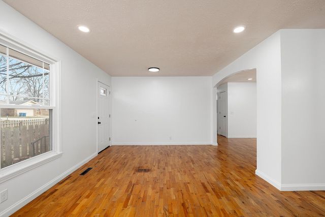 3311 S Jefferson Avenue, Springfield, MO 65807