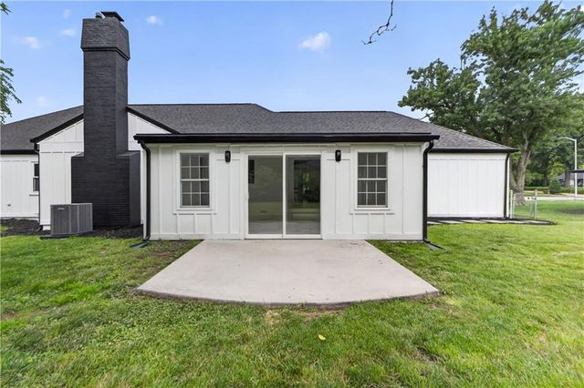 8919 Mission Road, Leawood, KS 66206