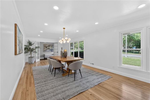 8919 Mission Road, Leawood, KS 66206