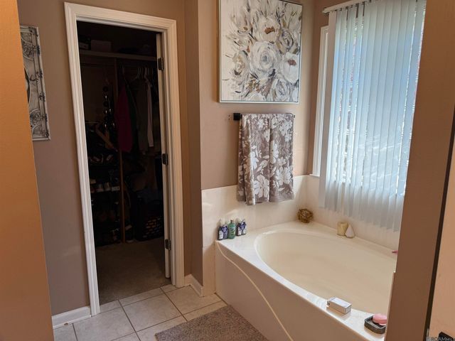 9456 Crandon Dr, Baton Rouge, LA 70810