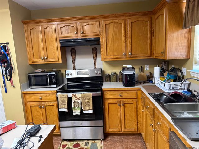 9456 Crandon Dr, Baton Rouge, LA 70810