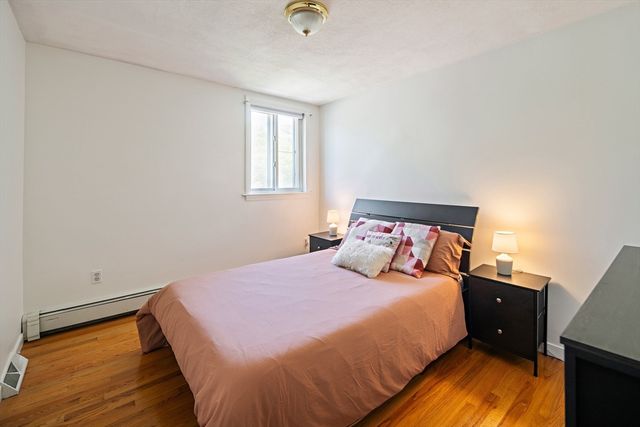 1 Charles St V, Reading, MA 01867