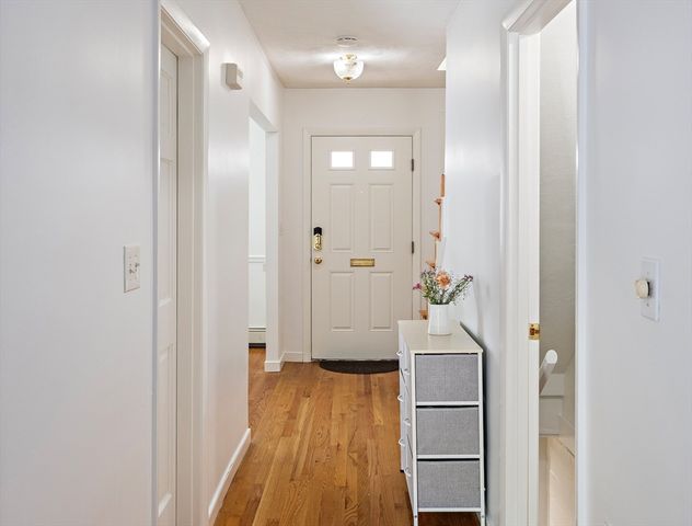 1 Charles St V, Reading, MA 01867
