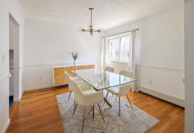 1 Charles St V, Reading, MA 01867