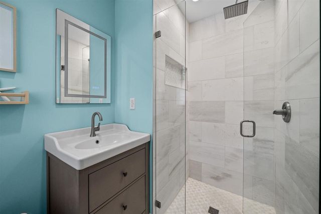 1784 OAK HILL RD, Germantown, TN 38138