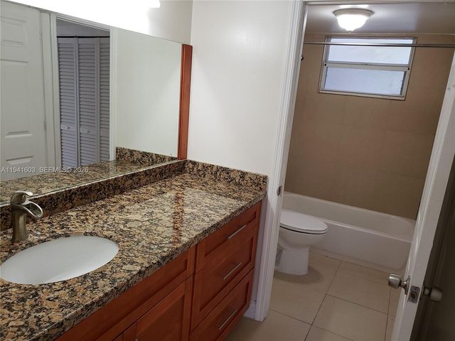 461 SW 113th Way 461, Pembroke Pines, FL 33025