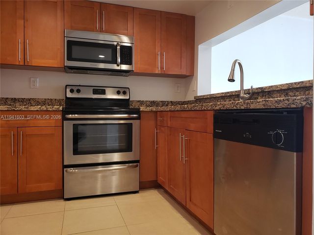 461 SW 113th Way 461, Pembroke Pines, FL 33025