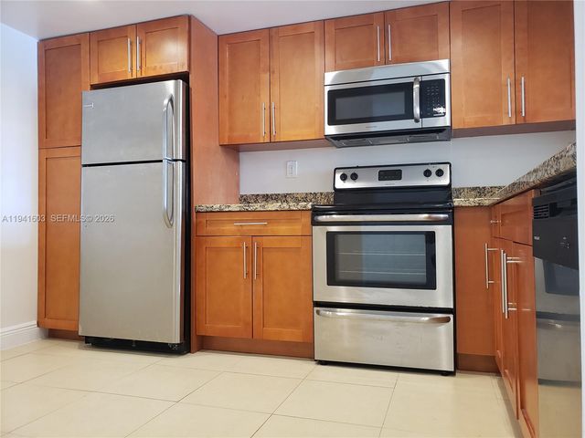 461 SW 113th Way 461, Pembroke Pines, FL 33025