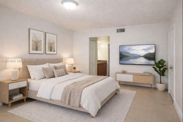 461 SW 113th Way 461, Pembroke Pines, FL 33025