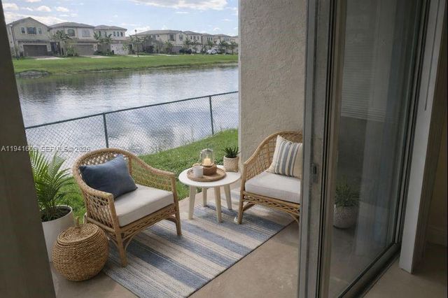 461 SW 113th Way 461, Pembroke Pines, FL 33025