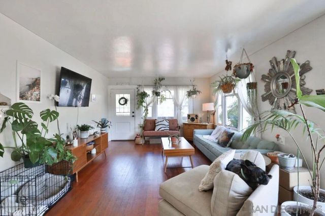 4831-35 Brighton Ave, San Diego, CA 92107