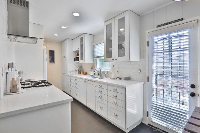 4831-35 Brighton Ave, San Diego, CA 92107