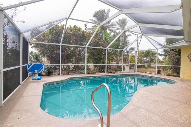 604 SW 20th TER, Cape Coral, FL 33991