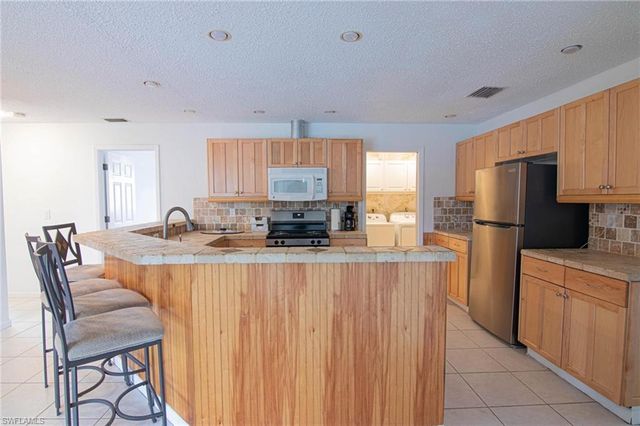 604 SW 20th TER, Cape Coral, FL 33991