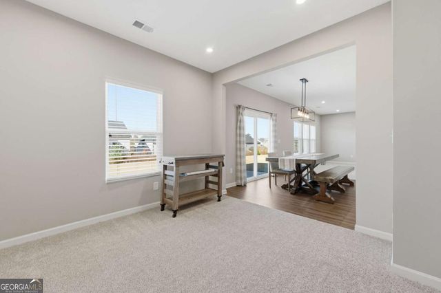 556 Crystal Lake Parkway, Hoschton, GA 30548