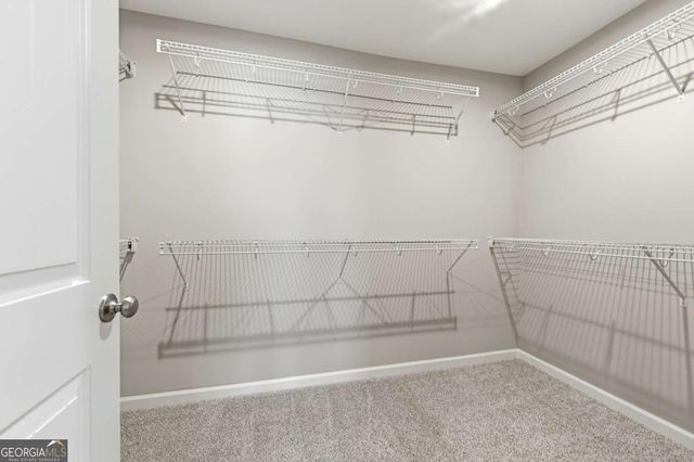 556 Crystal Lake Parkway, Hoschton, GA 30548