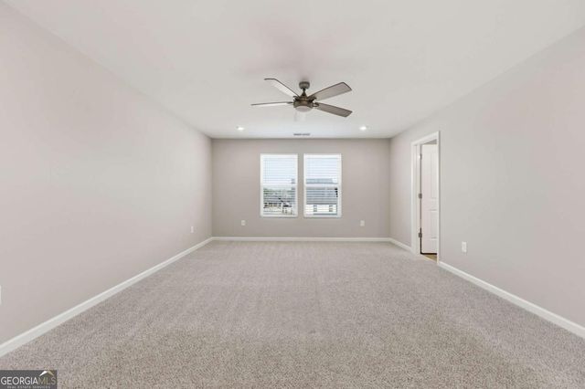 556 Crystal Lake Parkway, Hoschton, GA 30548