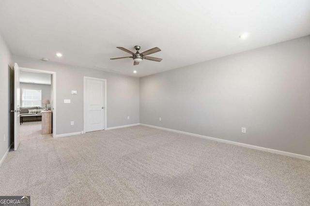 556 Crystal Lake Parkway, Hoschton, GA 30548