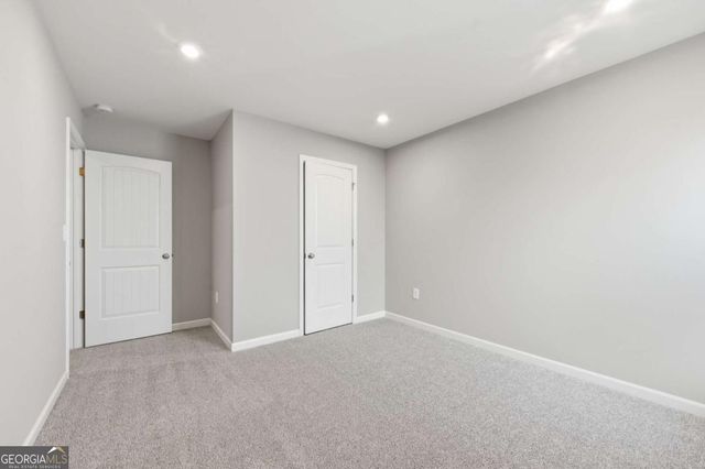 556 Crystal Lake Parkway, Hoschton, GA 30548