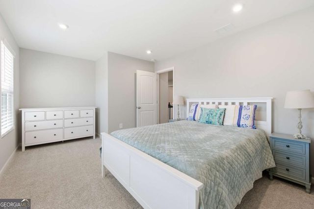 556 Crystal Lake Parkway, Hoschton, GA 30548