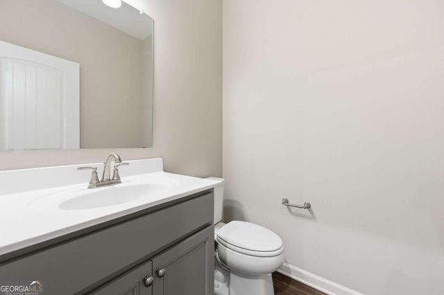 556 Crystal Lake Parkway, Hoschton, GA 30548