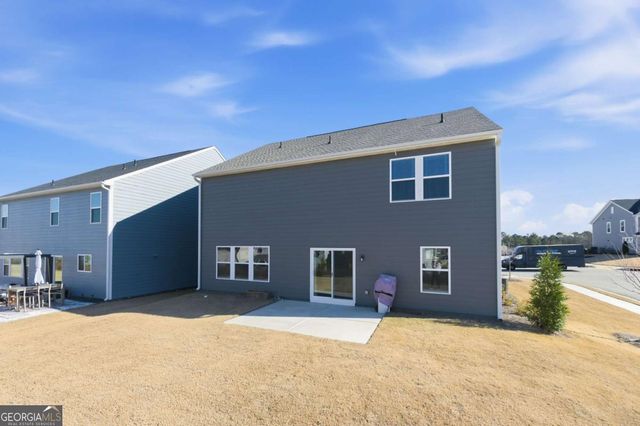 556 Crystal Lake Parkway, Hoschton, GA 30548