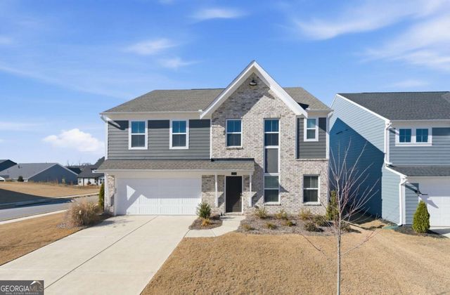 556 Crystal Lake Parkway, Hoschton, GA 30548