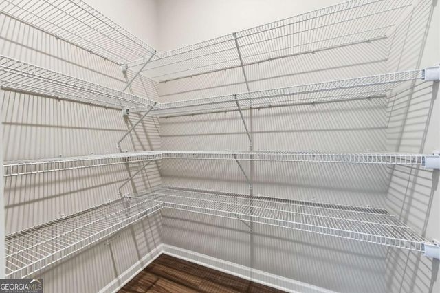 556 Crystal Lake Parkway, Hoschton, GA 30548