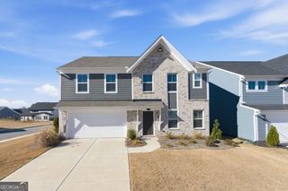 556 Crystal Lake Parkway, Hoschton, GA 30548