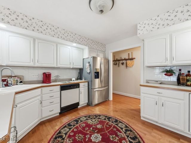 100 Clearwater Cove S, Austintown, OH 44515