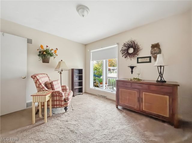 100 Clearwater Cove S, Austintown, OH 44515