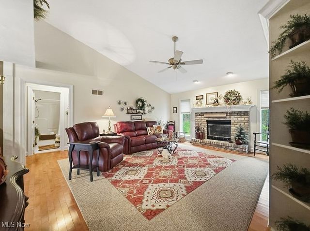 100 Clearwater Cove S, Austintown, OH 44515