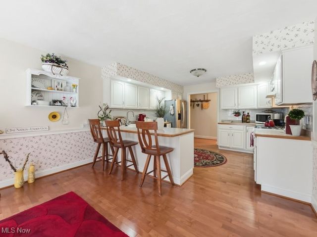 100 Clearwater Cove S, Austintown, OH 44515