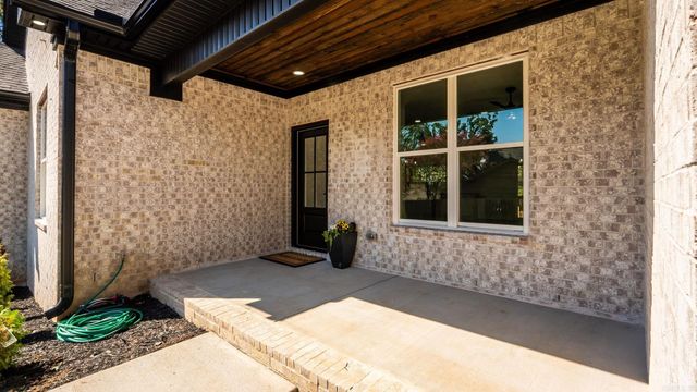 9 IDLEWOOD Place, Maumelle, AR 72113