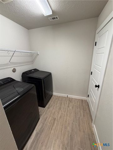 1100 River Wood, Seguin, TX 78155